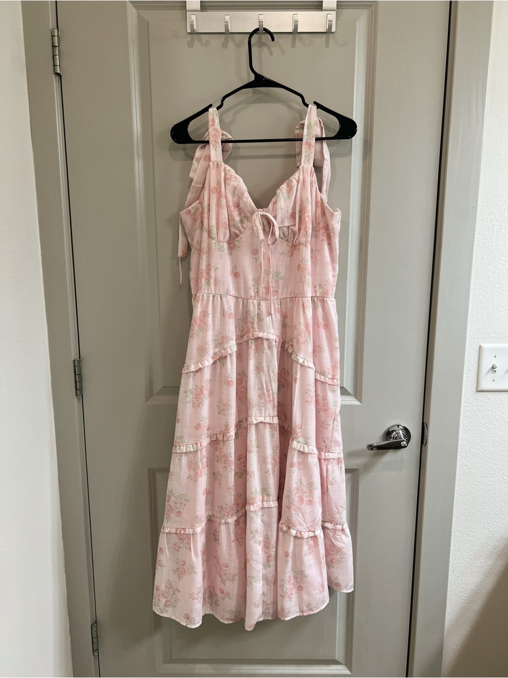 Francesca's Ellena Tie Strap
Ruffle Tiered Midi